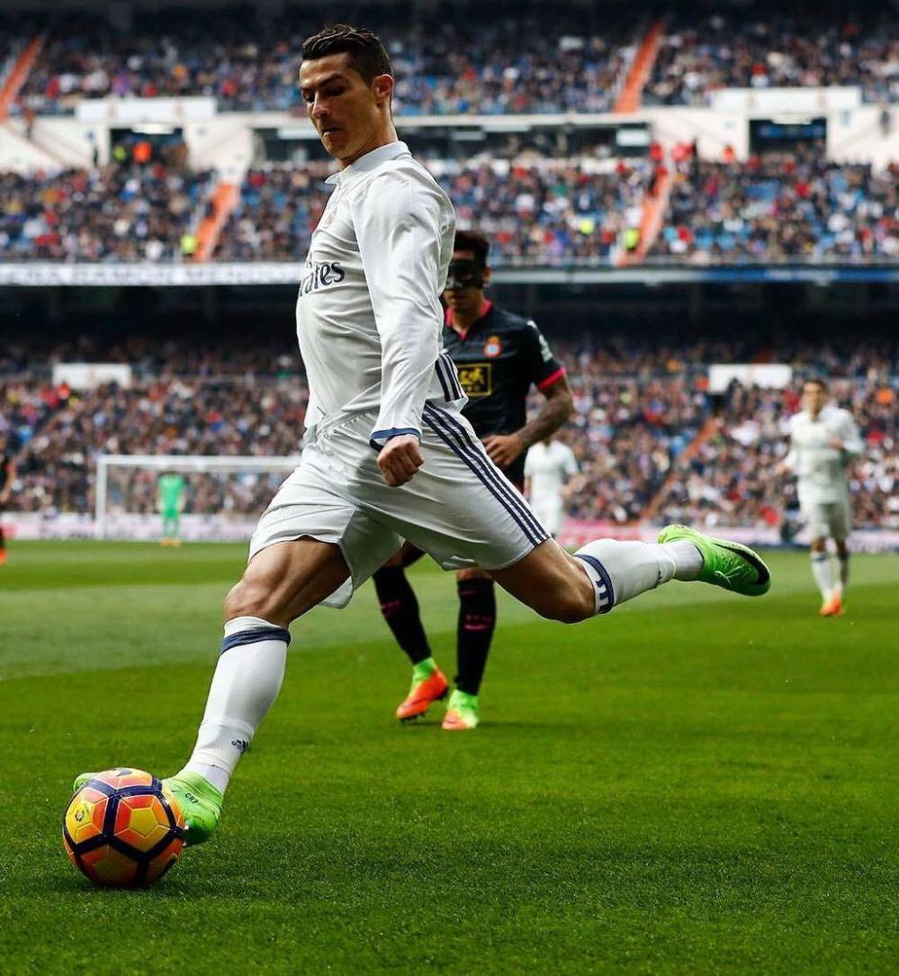 禁区顶弧附 禁区顶弧附